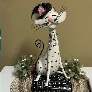 Enesco 2007 VTG Kitty Cat in good condition